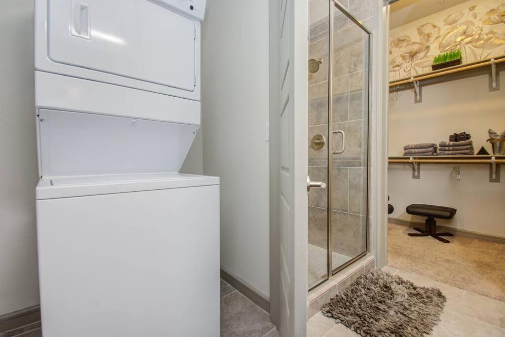 Best 5* Luxury Living Downtown Kingbed Suite Houston Buitenkant foto