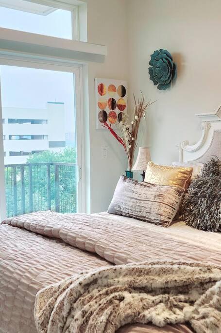 Best 5* Luxury Living Downtown Kingbed Suite Houston Buitenkant foto